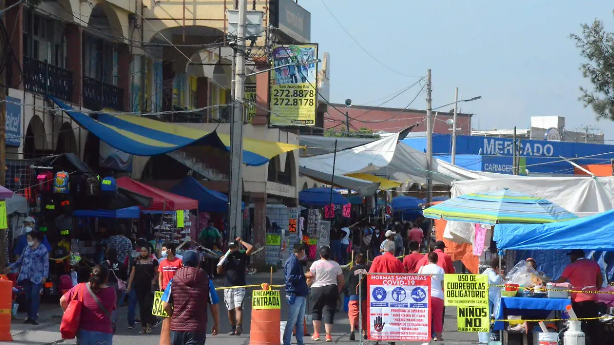 Fortalecen los filtros sanitarios en los accesos a los tianguis de San Juan del RíoLuis Luévanos.El Sol de San Juan del Río.